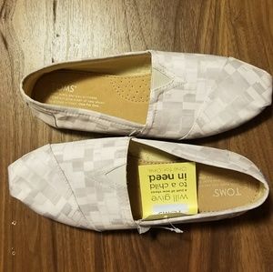 Toms